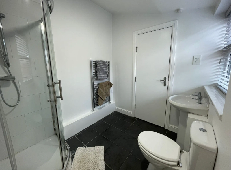 3 Bed - Bills Inclusive - Severn Street - Thumbnail 10